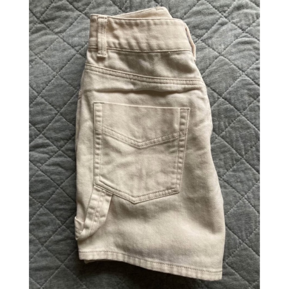 Carpenter off white cotton shorts